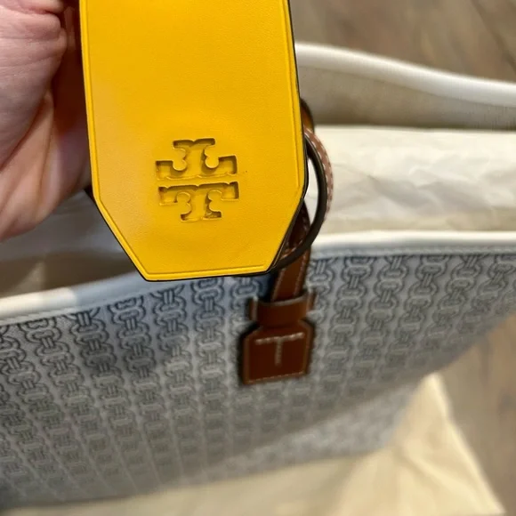 NWOT Tory Burch Daisy Chain Embroidered Tote Bag - Picture 5 of 9